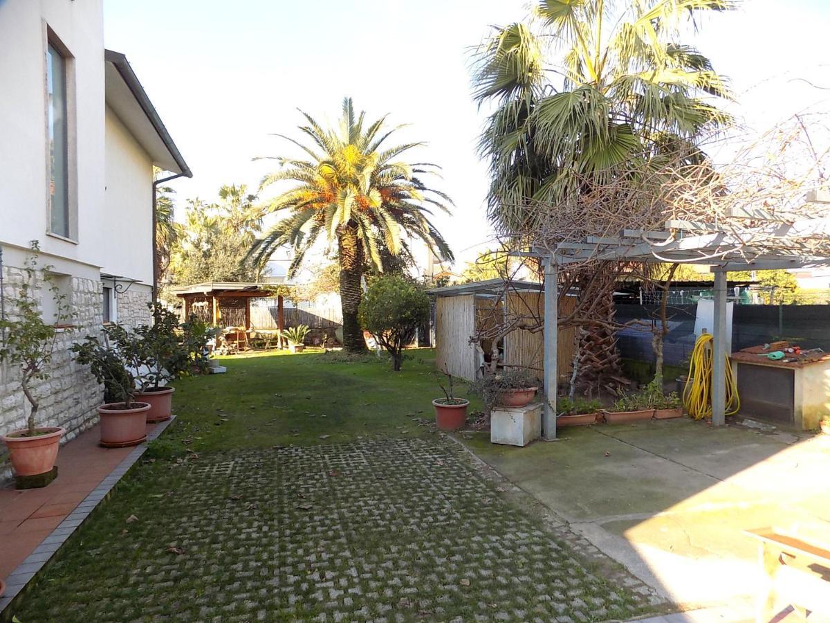 Casa Nuccia Gentili David Aparthotel Marina di Massa Exteriör bild